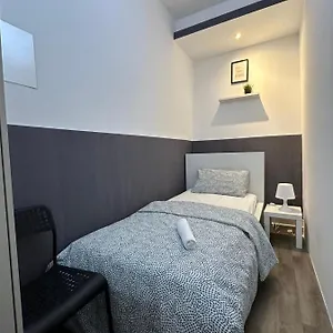 Traveller Partition In Al Barsha 1 Near Metro Homestay